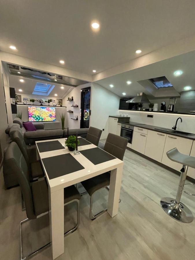 Star Apartment Пиран Екстериор снимка